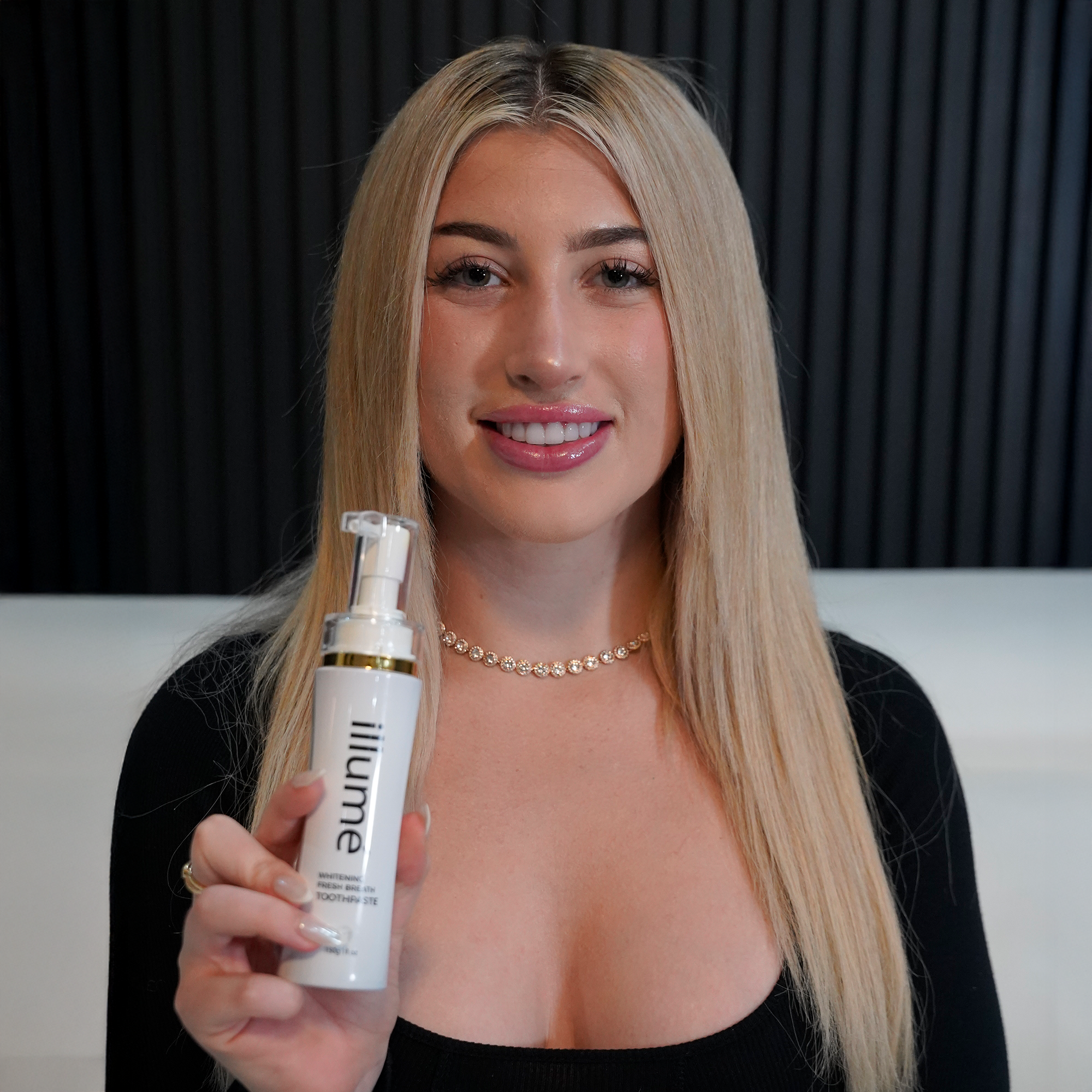 illumé Whitening Toothpaste